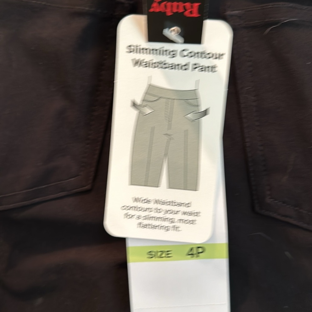 NWT RUBY RED CAPRIS - Picture 3 of 7